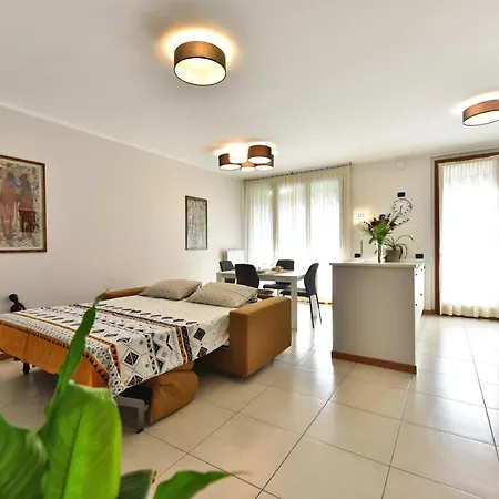 Caseospitali - Masai Mara, Elegante Bilocale Con Ampio Balcone Apartment