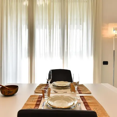Caseospitali - Masai Mara, Elegante Bilocale Con Ampio Balcone Apartment *