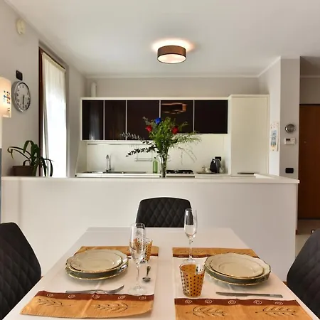 Caseospitali - Masai Mara, Elegante Bilocale Con Ampio Balcone Appartamento Cernusco Sul Naviglio