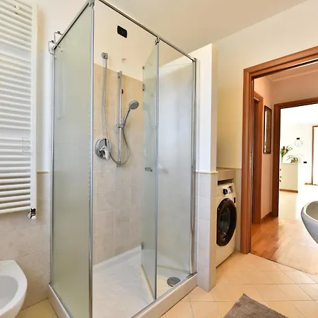 Caseospitali - Masai Mara, Elegante Bilocale Con Ampio Balcone Apartment