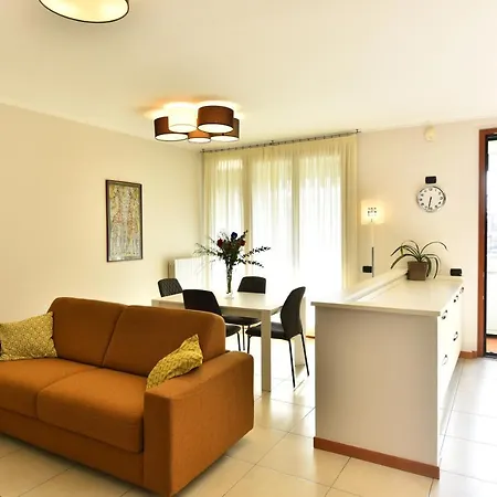 Caseospitali - Masai Mara, Elegante Bilocale Con Ampio Balcone *