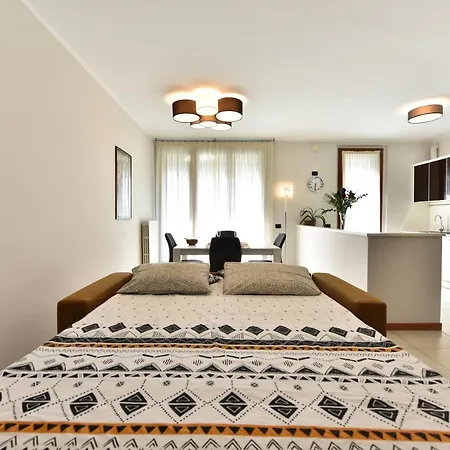 Caseospitali - Masai Mara, Elegante Bilocale Con Ampio Balcone Apartment