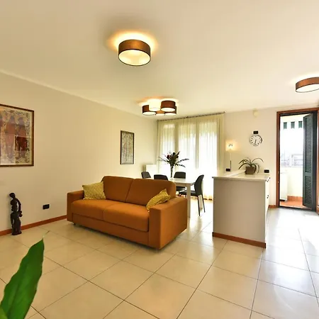 Caseospitali - Masai Mara, Elegante Bilocale Con Ampio Balcone Cernusco Sul Naviglio